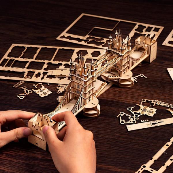 Puzzle 3D RoLife Tower Bridge 6+/ Numărul de piese: 113 photo 2