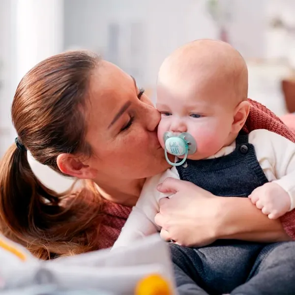 Соска ортодонтическая Philips Avent Ultra Soft SCF222/ 01 для мальчиков/ 0 месяцев - 6 месяцев/ Силикон/ Разноцветный photo 2