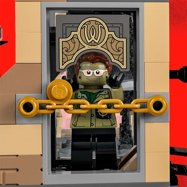 Constructor LEGO Batcave: The Riddler Face-off Scenă din film/ Multicolor photo 9