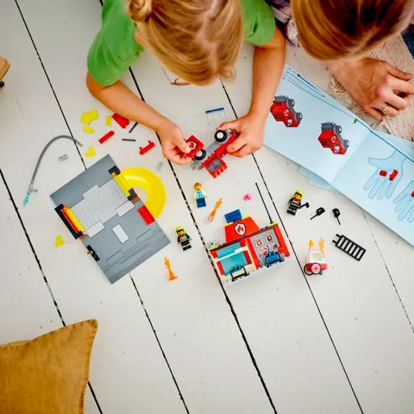 Конструктор LEGO Fire Station and Fire Truck Пожарные/ Разноцветный photo 9