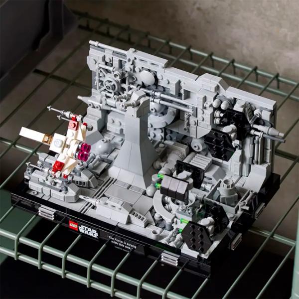 Constructor LEGO Death Star Trench Run Diorama Scenă din film/ Multicolor photo 9