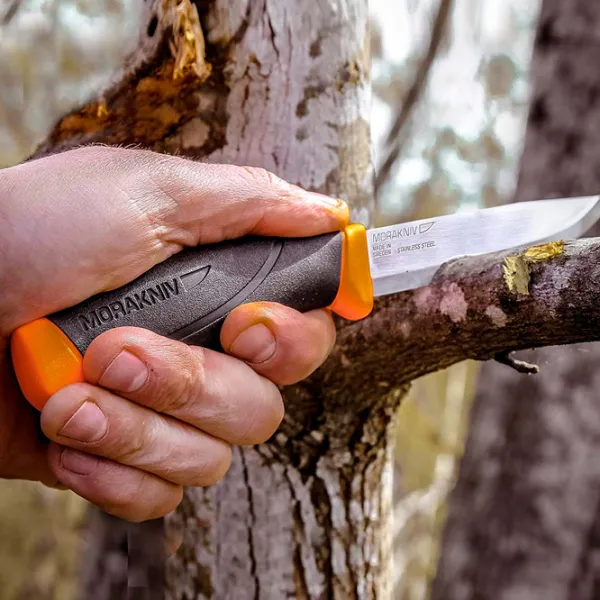 Нож Morakniv Companion Hi-Vis Orange 11824 кемпинговый/ Sandvik 12C27 photo 4 Нож Morakniv Companion Hi-Vis Orange 11824 кемпинговый/ Sandvik 12C27 photo 4