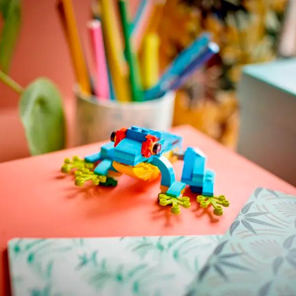 Constructor LEGO Exotic Parrot Animale/ Multicolor photo 9