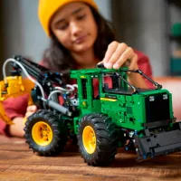 Constructor LEGO John Deere 948L-II Skidder Transport/ Green photo 9