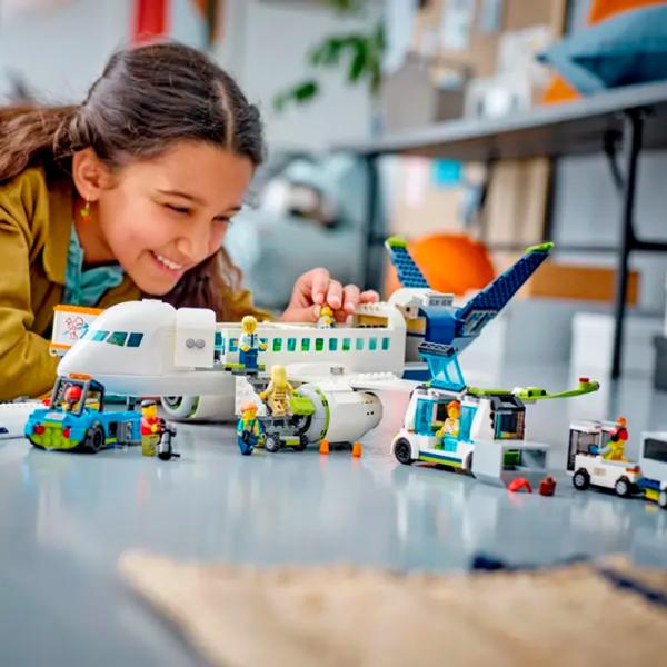 Constructor LEGO Passenger Airplane Figuri/ Multicolor photo 7