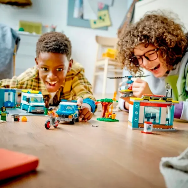 Конструктор LEGO Emergency Vehicles HQ Скорая помощь/ Разноцветный photo 11