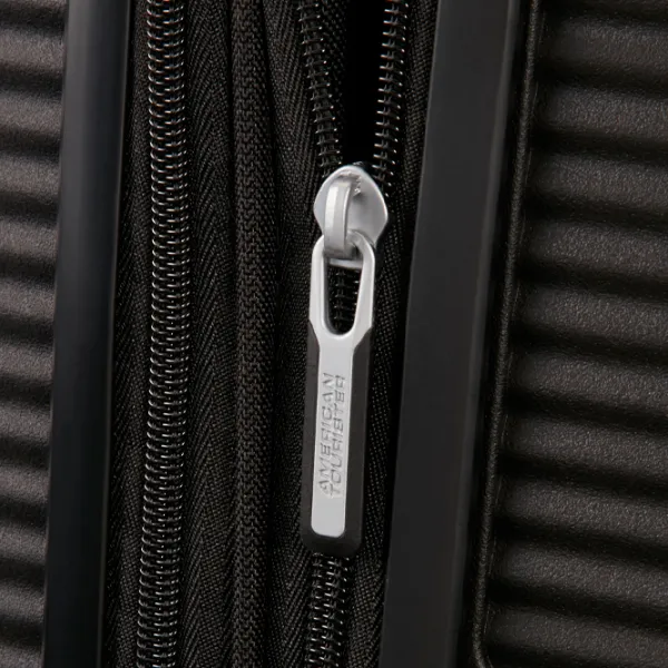 Valiză American Tourister Soundbox Spinner Expandable 35.5l/ Bass Black photo 6 Valiză American Tourister Soundbox Spinner Expandable 35.5l/ Bass Black photo 6