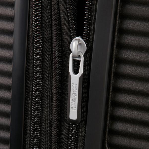 Valiză American Tourister Soundbox Spinner Expandable 35.5l/ Bass Black photo 6 Valiză American Tourister Soundbox Spinner Expandable 35.5l/ Bass Black photo 6