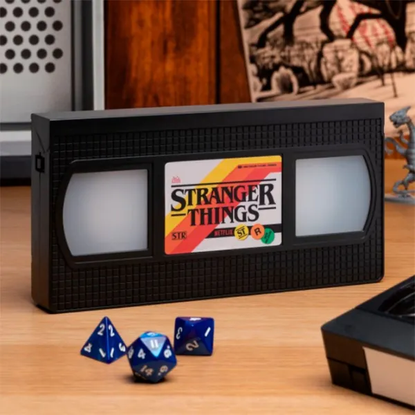 Lampă de masă fan Paladone Stranger Things VHS Logo Light Black photo 5 Lampă de masă fan Paladone Stranger Things VHS Logo Light Black photo 5