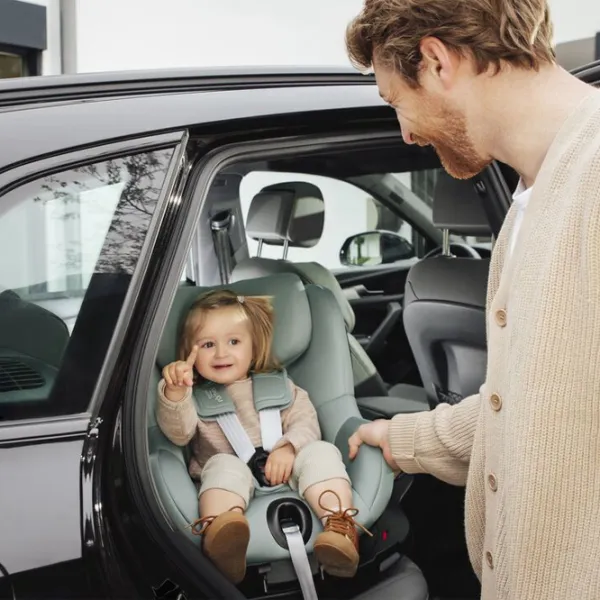 Детское автокресло Britax-Römer Dualfix 5Z with Vario Base 5Z 3 месяца - 5 лет/ 18 кг/ Черный photo 5
