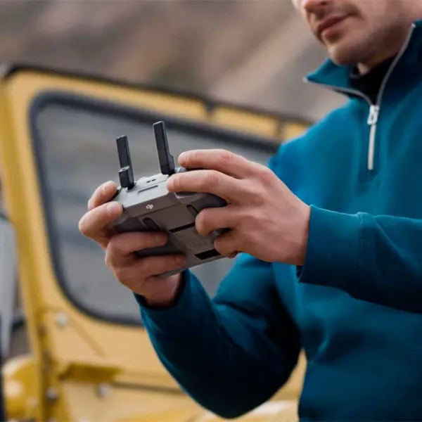 Dronă DJI Air 3 Fly More Combo + Smart Controller (DJI RC2) Profesional / Gray photo 8