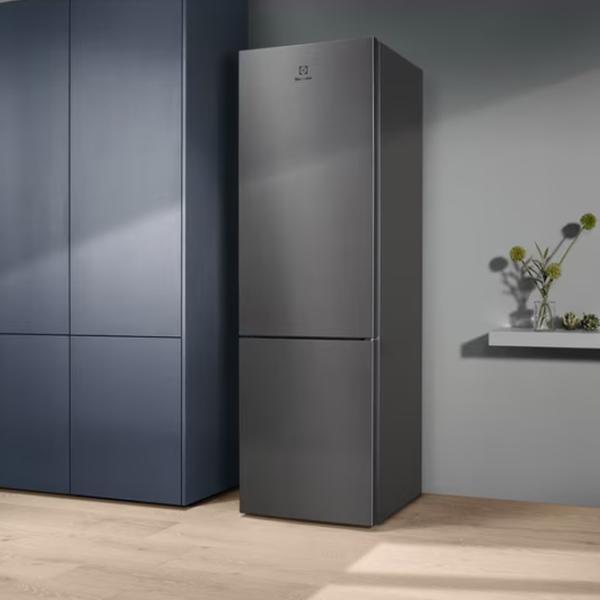 Frigider Electrolux LNT5ME36U1 cu congelator jos 367 l / 201 cm / Inox photo 6