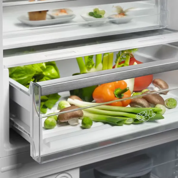 Frigider Electrolux LNT7ME46X2 cu congelator jos 481 l / 192 cm / Inox photo 5