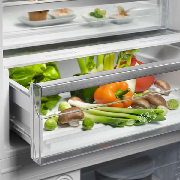 Frigider Electrolux LNT7ME46X2 cu congelator jos 481 l / 192 cm / Inox photo 5