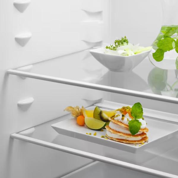 Frigider Electrolux LNS5LE18S cu congelator jos 271 l / 177.2 cm / White photo 4