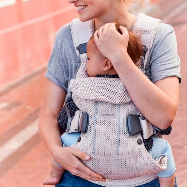 Переноска для детей BabyBjorn One Air () 15 кг/ Розовый photo 2 Переноска для детей BabyBjorn One Air () 15 кг/ Розовый photo 2