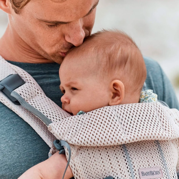 Переноска для детей BabyBjorn One Air () 15 кг/ Розовый photo 4 Переноска для детей BabyBjorn One Air () 15 кг/ Розовый photo 4