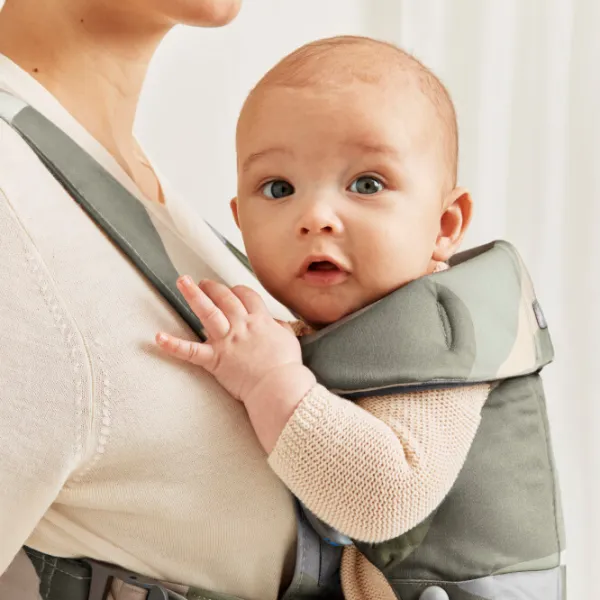 Переноска для детей BabyBjorn Mini () 11 кг/ Зелёный photo 5 Переноска для детей BabyBjorn Mini () 11 кг/ Зелёный photo 5