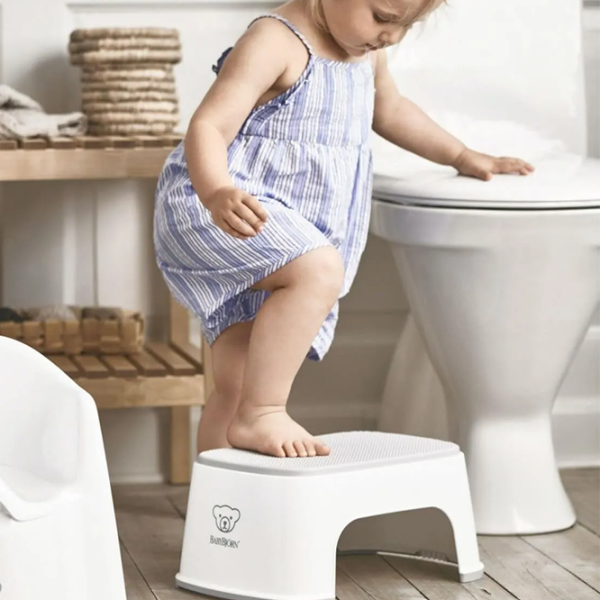 Înălțător pentru baie BabyBjorn 061221A de la 1.5 ani photo 2 Înălțător pentru baie BabyBjorn 061221A de la 1.5 ani photo 2