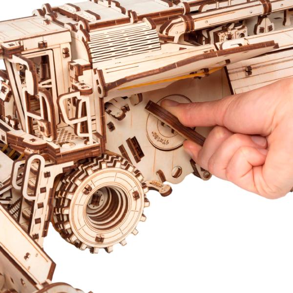 Пазл 3D Ewa Toys Harvesting Combine With Grain Header 14+/ Количество деталей: 864 photo 8