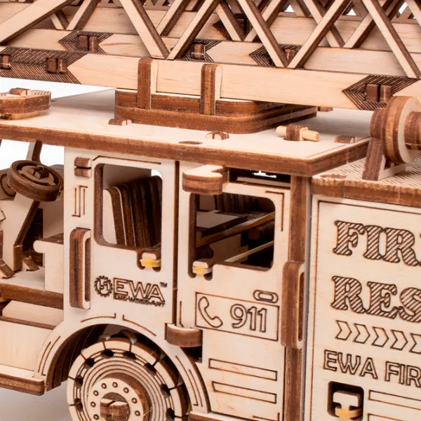 Puzzle 3D Ewa Toys Fire Truck 14+/ Numărul de piese: 439 photo 5