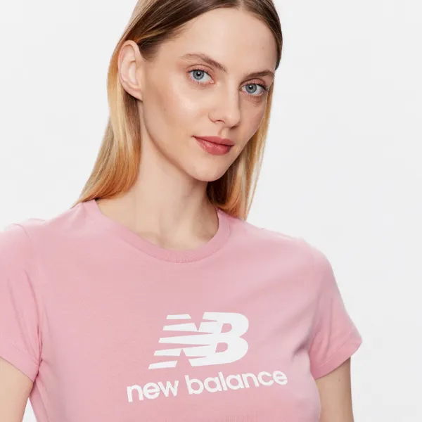 Футболка для женщин New Balance Shirt Essentials Stacked Logo 30% полиэстер/ Розовый photo 4