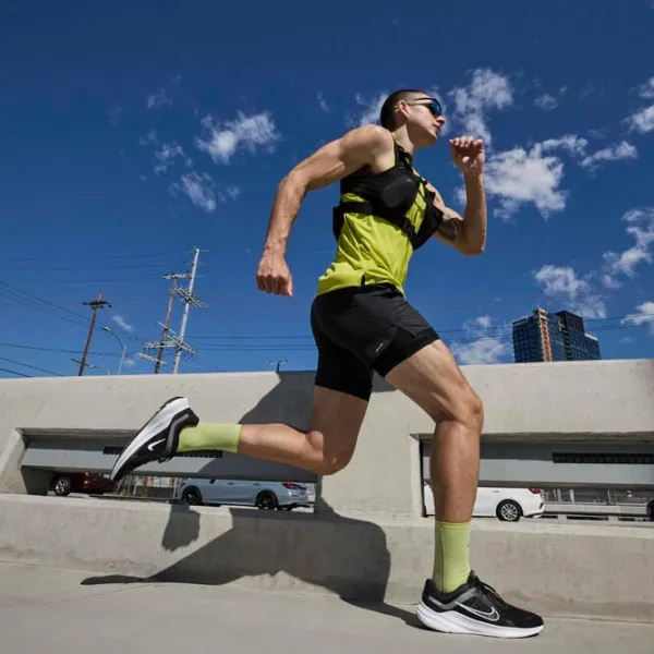 Adidași pentru bărbați Nike Quest 5 41/ Black White photo 9