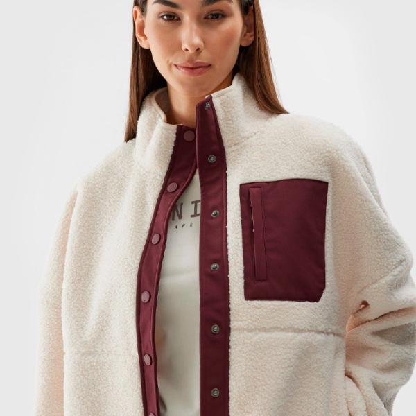 Hanorac pentru femei 4F SHERPA FLEECE WITH STAND-UP COLLAR Toamnă - iarnă/ Beige photo 3