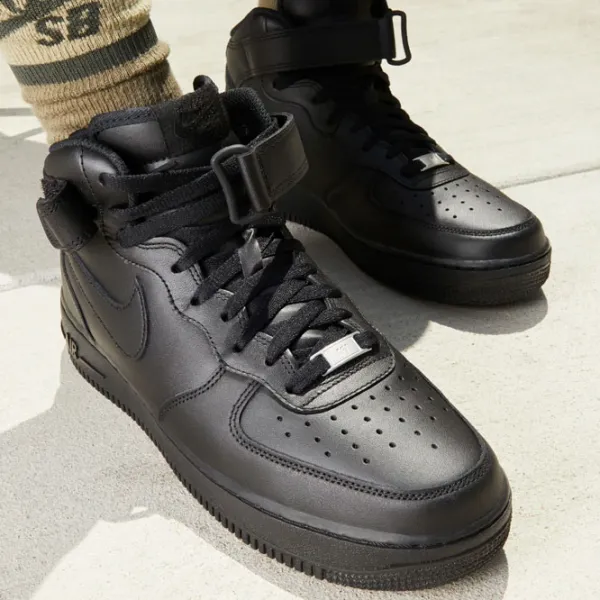 Ghete pentru bărbați Nike Air Force 1 Mid '07 43 / Black photo 7
