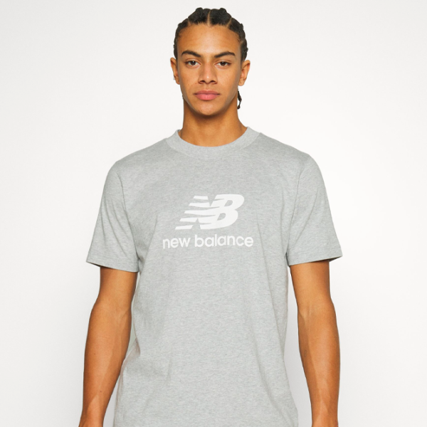 Футболка для мужчин New Balance Essentials Stacked Logo 100% хлопок/ Серый photo 2 Футболка для мужчин New Balance Essentials Stacked Logo 100% хлопок/ Серый photo 2