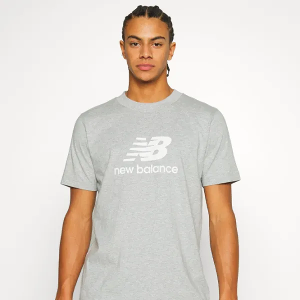 Футболка для мужчин New Balance Essentials Stacked Logo 100% хлопок/ Серый photo 2 Футболка для мужчин New Balance Essentials Stacked Logo 100% хлопок/ Серый photo 2