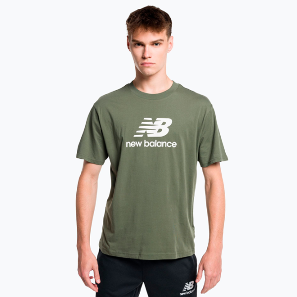 Tricou pentru bărbați New Balance Essentials Stacked Logo 100% bumbac/ Olive Green photo 2 Tricou pentru bărbați New Balance Essentials Stacked Logo 100% bumbac/ Olive Green photo 2