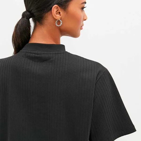 Tricou pentru femei Puma Classics Ribbed Relaxed Mock Neck Tee 38% Bumbac/ Black photo 5 Tricou pentru femei Puma Classics Ribbed Relaxed Mock Neck Tee 38% Bumbac/ Black photo 5