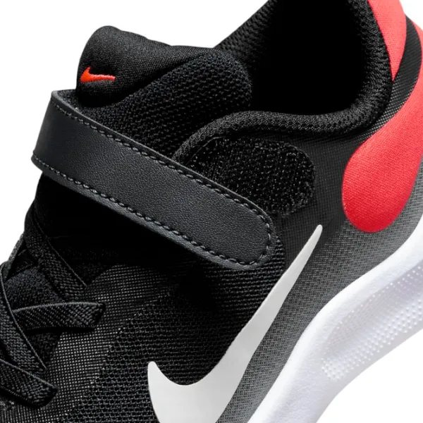 Кроссовки для мальчиков Nike Revolution 7 Демисезон/ Чёрный Красный photo 9 Кроссовки для мальчиков Nike Revolution 7 Демисезон/ Чёрный Красный photo 9