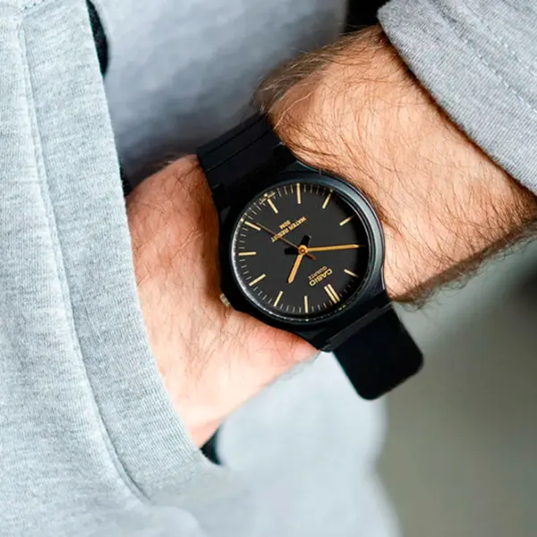 Наручные часы для мужчин Casio MW-240-1E2 Кварцевый/ 48 мм photo 6 Наручные часы для мужчин Casio MW-240-1E2 Кварцевый/ 48 мм photo 6