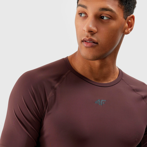 Tricou pentru bărbați 4F 4FWSS24TFTSM700-81S 89% poliester, 11% elastan/ Brown photo 4