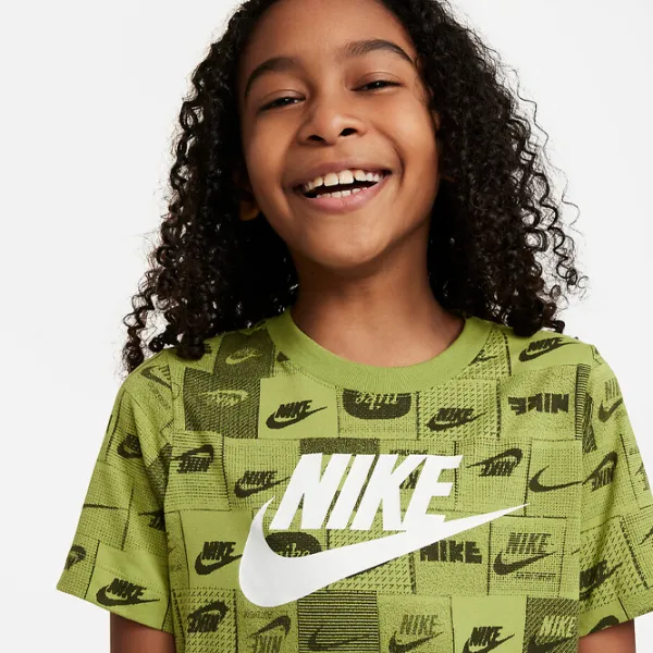 Футболка для девочек Nike K Nsw Tee Club Ssnl Aop Hbr  / Зеленый photo 4 Футболка для девочек Nike K Nsw Tee Club Ssnl Aop Hbr  / Зеленый photo 4