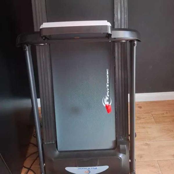 Беговая дорожка FitTronic D2000 12 км/ ч/ 100 кг/ Черный photo 4 Беговая дорожка FitTronic D2000 12 км/ ч/ 100 кг/ Черный photo 4
