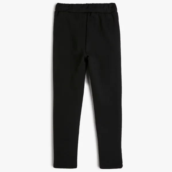 Pantaloni sportivi pentru băieți Koton Basic Sweatpants 5-6/ Black photo 2 Pantaloni sportivi pentru băieți Koton Basic Sweatpants 5-6/ Black photo 2