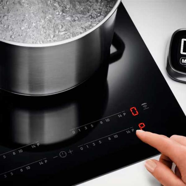 Plită încorporabilă cu inducție Electrolux EIS624 Vitroceramică/ Black photo 2