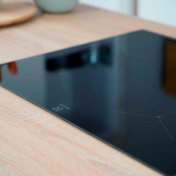 Plită încorporabilă cu inducție Electrolux EIS624 Vitroceramică/ Black photo 3
