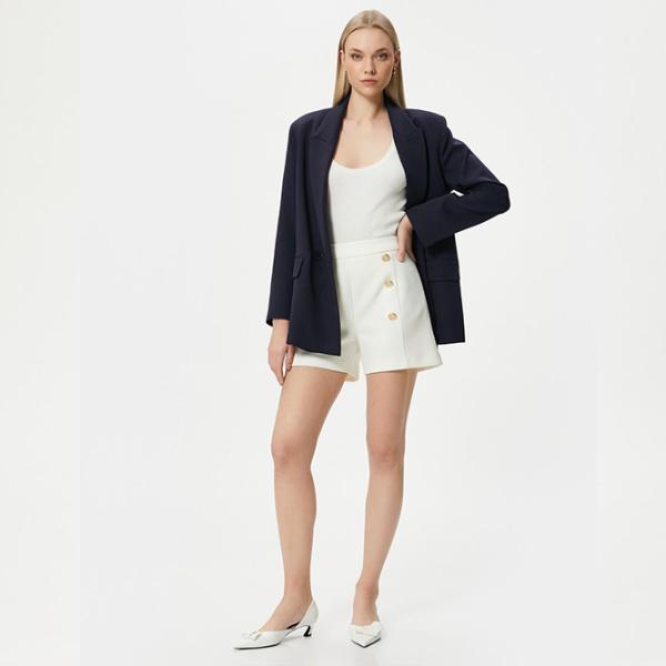 Pantaloni scurți pentru femei Koton 4SAK40008UW 38/ White photo 3 Pantaloni scurți pentru femei Koton 4SAK40008UW 38/ White photo 3