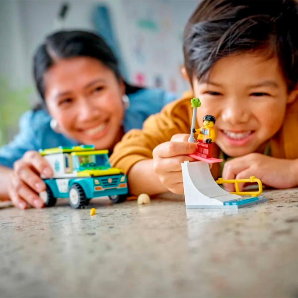 Конструктор LEGO Emergency Ambulance and Snowboarder Фигуры/ Разноцветный photo 7