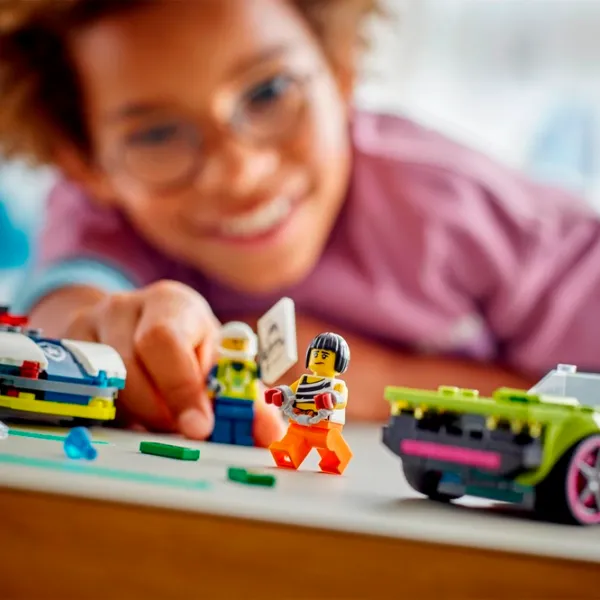 Constructor LEGO Police Car and Muscle Car Chase Figuri/ Multicolor photo 6