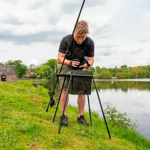 Suport pentru găleată Avid Carp Bait Station Kit 10 l/ Black photo 5
