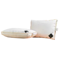 Pernă Trois Couronnes Luxury Selection 3-Chamber Goose Down Firm 390611 Puf/ 70 x 50 cm