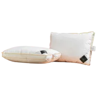 Pernă Trois Couronnes Luxury Selection 3-Chamber Goose Down Medium 390612 Puf de gâscă/ 70 x 50 cm