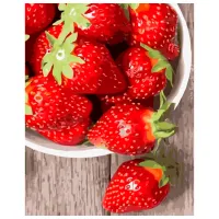 Картина по номерам Strateg Тарелка с клубникой VA-3616 50 x 40 км/ Вертикальная