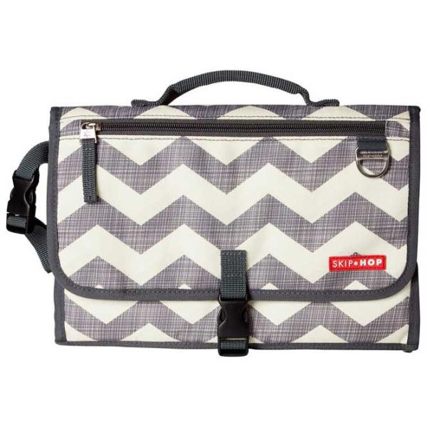 Пеленальный матрасик Skip Hop Pronto Signature Chevron 01053951 Унисекс/ 0+/ Серый photo 1 Пеленальный матрасик Skip Hop Pronto Signature Chevron 01053951 Унисекс/ 0+/ Серый photo 1