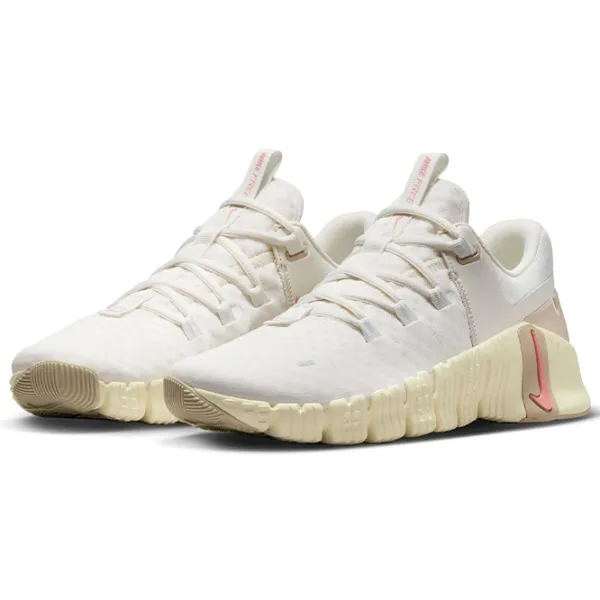 Adidași pentru femei Nike Free Metcon 5 Vară/ Sand photo 1